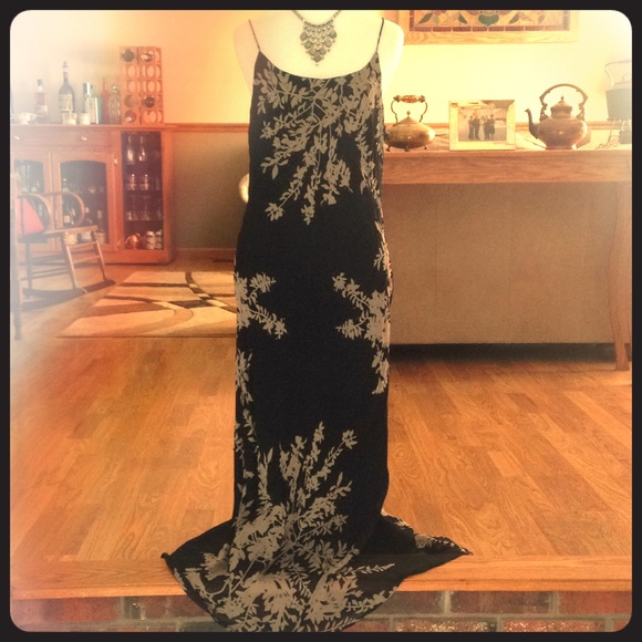 Eva Blue Dresses & Skirts - Eva Blue black beaded cocktail dress w/scarf 10P